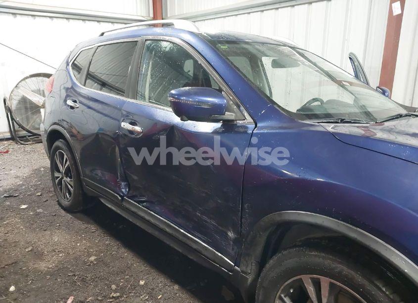 Photo 6 of 2019 Nissan Rogue SV (VIN JN8AT2MT2KW265647)