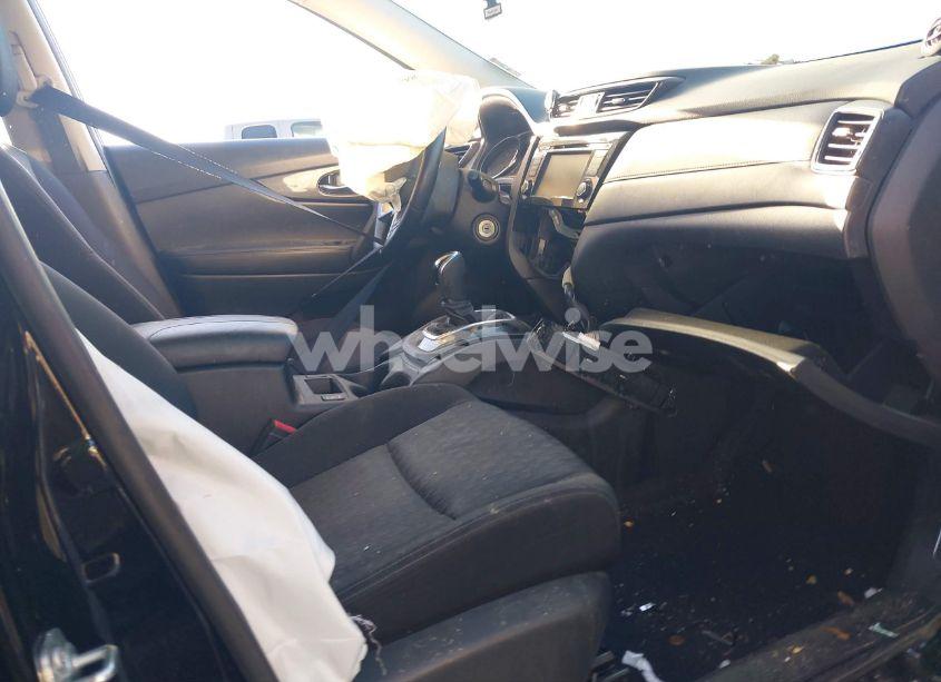 Photo 5 of 2020 Nissan Rogue S FWD (VIN JN8AT2MT2LW001880)