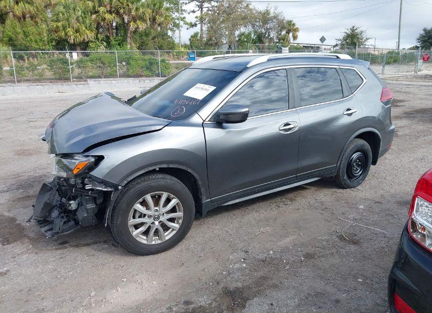 Photo 2 of 2020 Nissan Rogue SV FWD (VIN JN8AT2MT2LW009512)