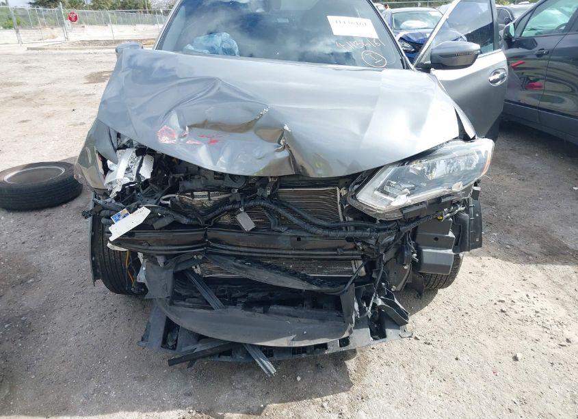 Photo 6 of 2020 Nissan Rogue SV FWD (VIN JN8AT2MT2LW009512)