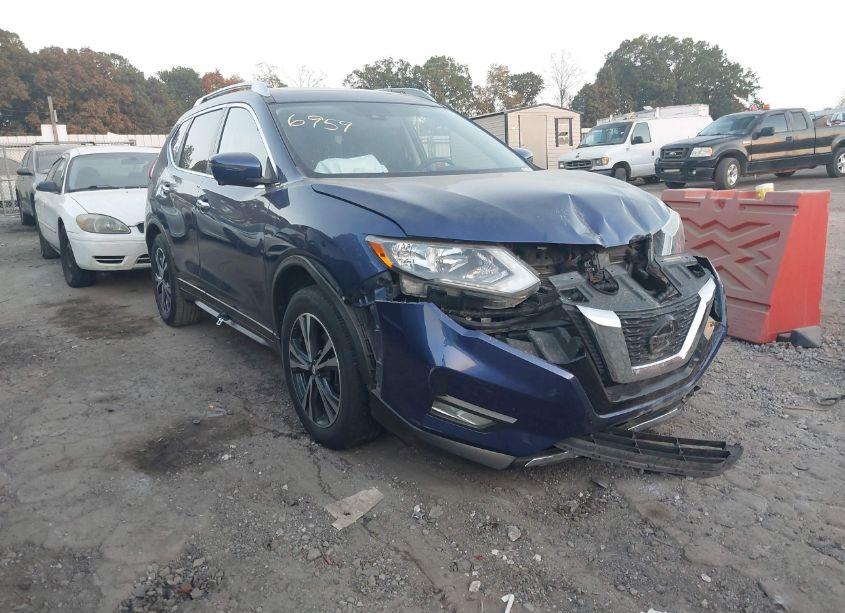 2020 Nissan Rogue SV FWD (VIN JN8AT2MT2LW016959) main photo