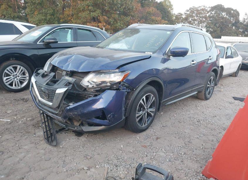 Photo 2 of 2020 Nissan Rogue SV FWD (VIN JN8AT2MT2LW016959)