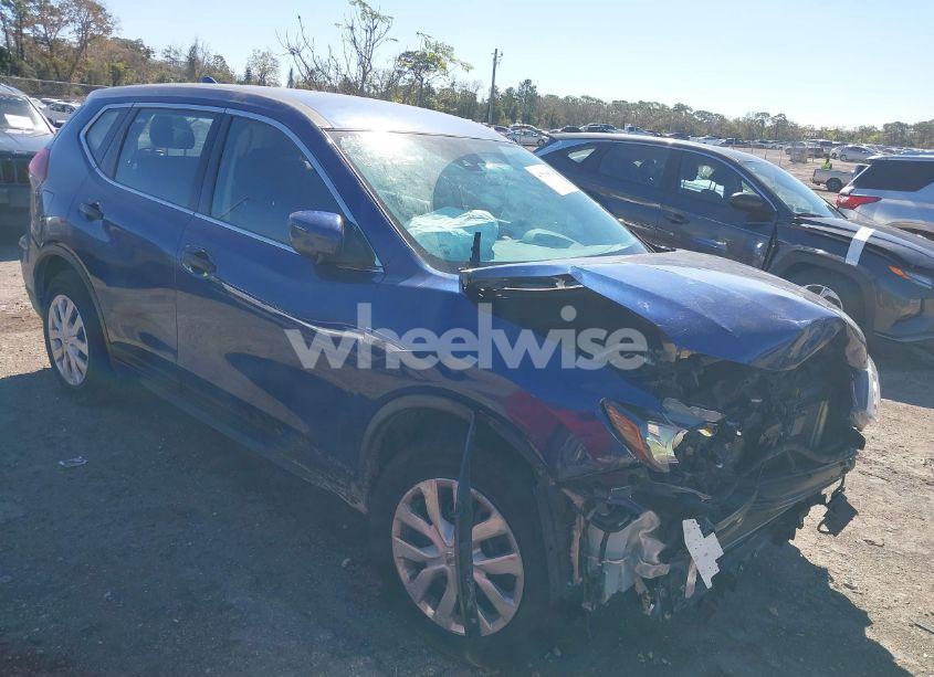 2020 Nissan Rogue S FWD (VIN JN8AT2MT2LW018128) main photo
