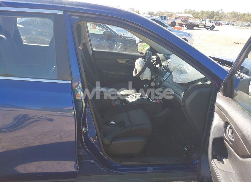 Photo 5 of 2020 Nissan Rogue S FWD (VIN JN8AT2MT2LW018128)