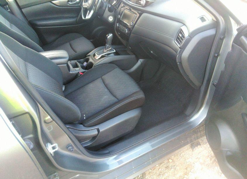 Photo 5 of 2020 Nissan Rogue S FWD (VIN JN8AT2MT2LW035270)