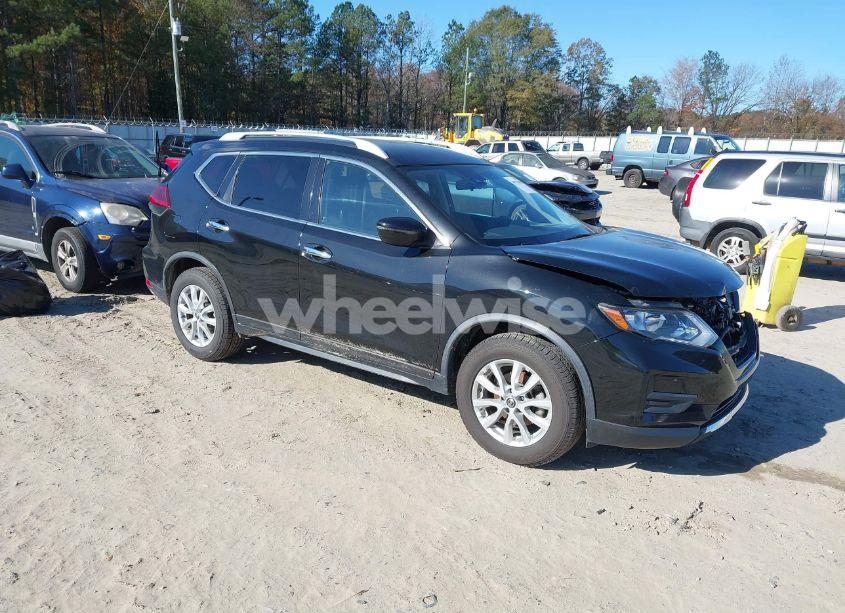 2020 Nissan Rogue SV FWD (VIN JN8AT2MT2LW038900) main photo