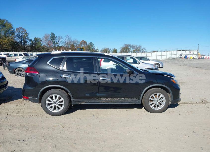Photo 13 of 2020 Nissan Rogue SV FWD (VIN JN8AT2MT2LW038900)