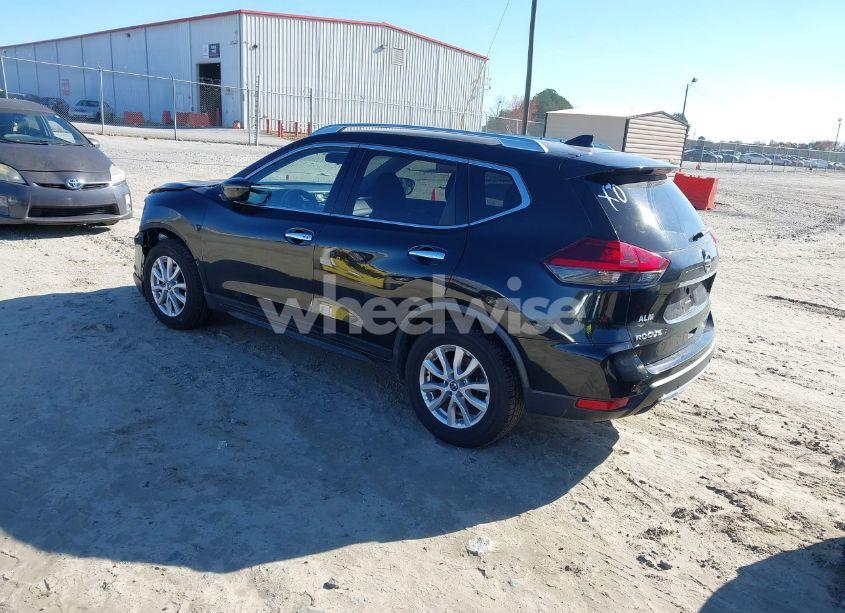 Photo 3 of 2020 Nissan Rogue SV FWD (VIN JN8AT2MT2LW038900)