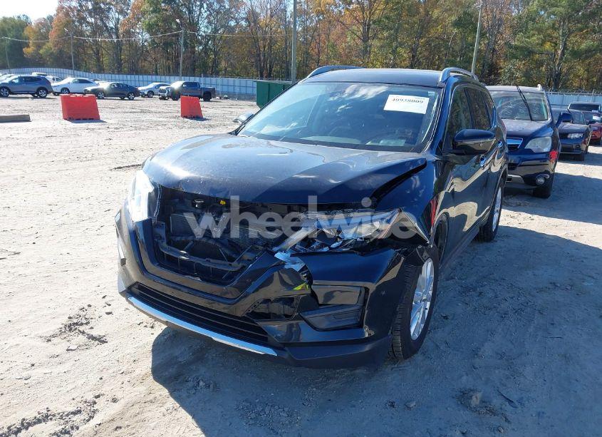 Photo 6 of 2020 Nissan Rogue SV FWD (VIN JN8AT2MT2LW038900)