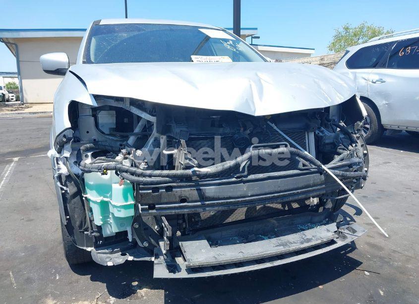 Photo 6 of 2017 Nissan Rogue S (VIN JN8AT2MT3HW134820)