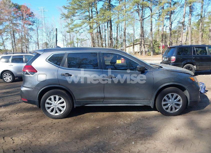 Photo 13 of 2017 Nissan Rogue S (VIN JN8AT2MT3HW153058)