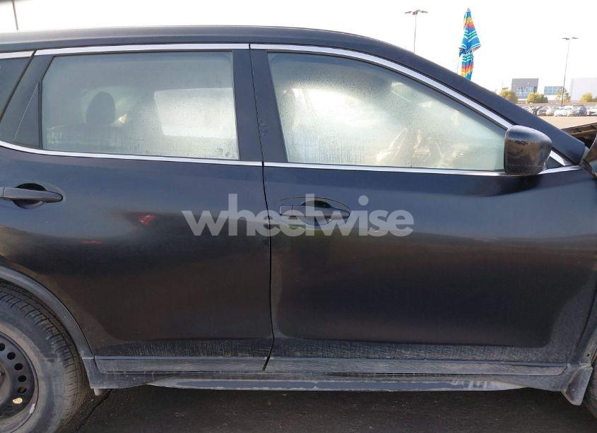 Photo 14 of 2017 Nissan Rogue S (VIN JN8AT2MT3HW387541)