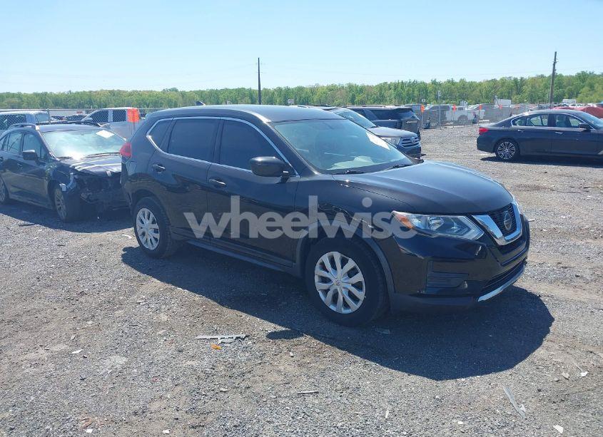 2018 Nissan Rogue S (VIN JN8AT2MT3JW451180) main photo