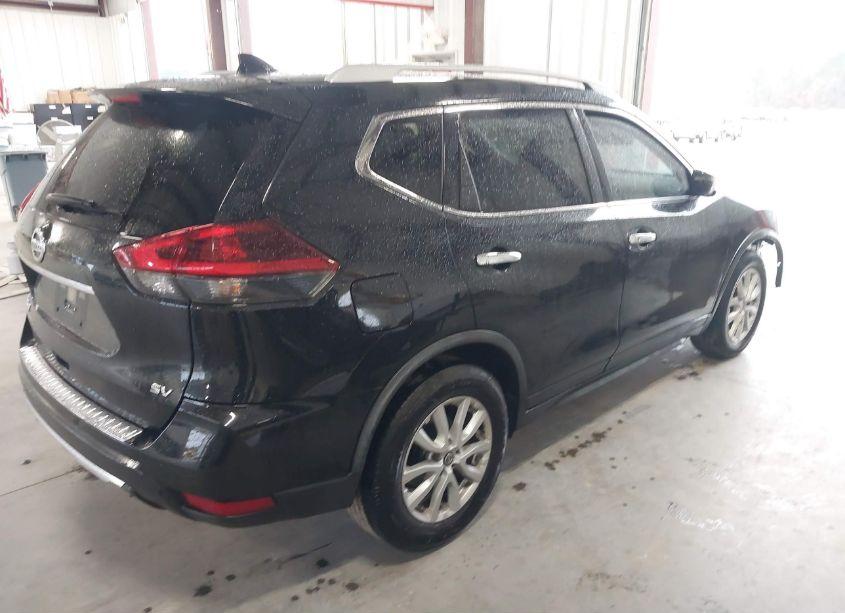 Photo 4 of 2018 Nissan Rogue SV (VIN JN8AT2MT3JW459702)