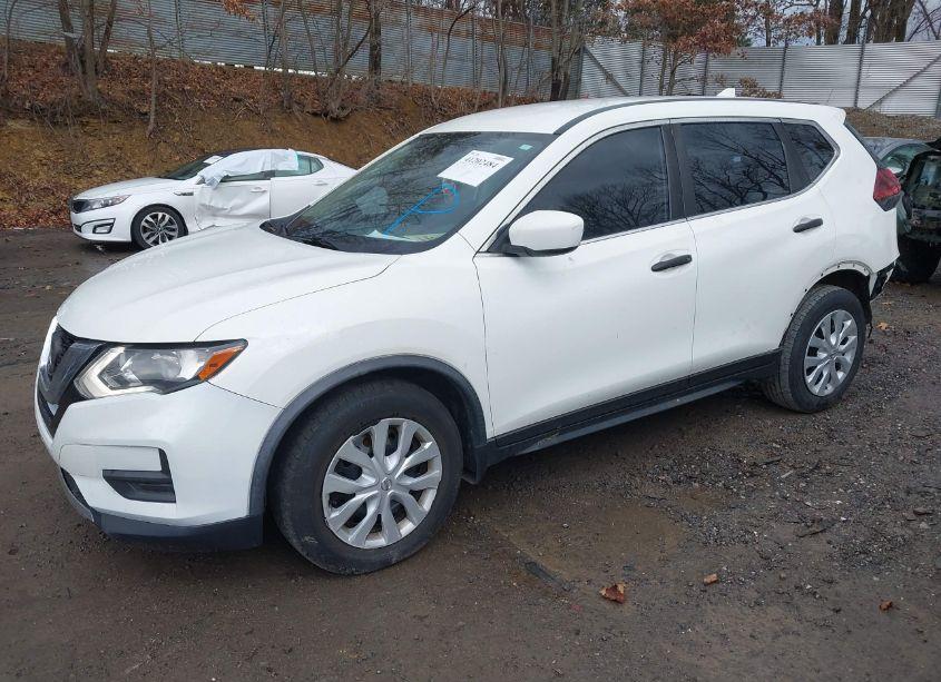 Photo 2 of 2018 Nissan Rogue S (VIN JN8AT2MT3JW461899)