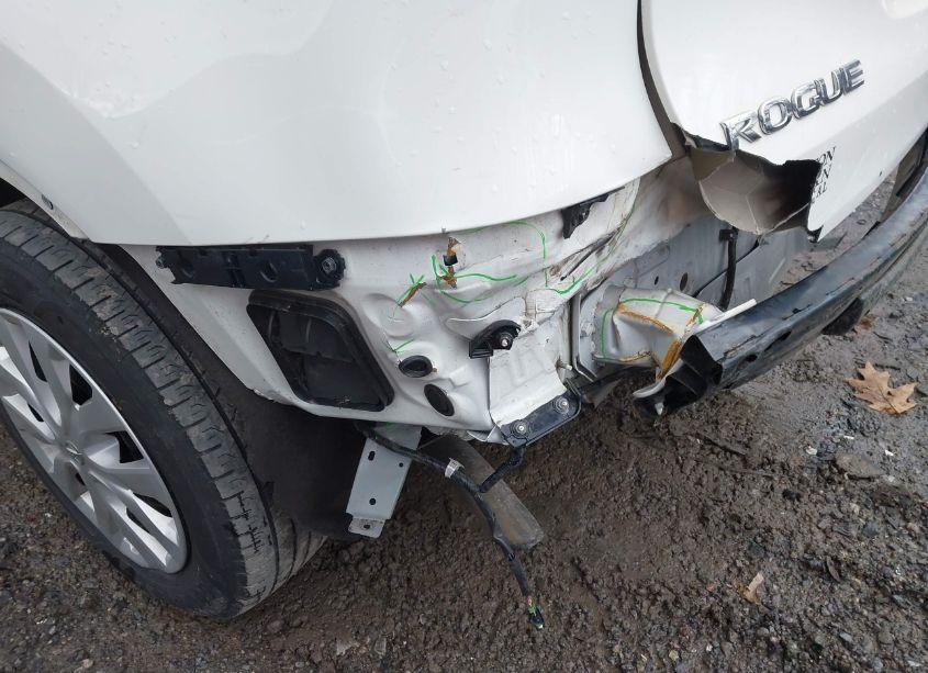 Photo 6 of 2018 Nissan Rogue S (VIN JN8AT2MT3JW461899)