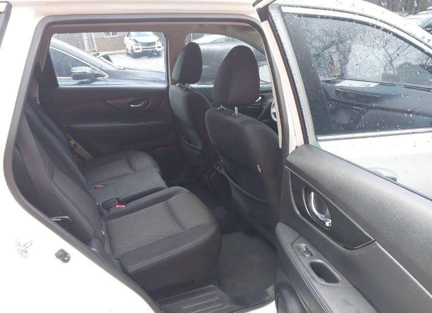 Photo 8 of 2018 Nissan Rogue S (VIN JN8AT2MT3JW461899)