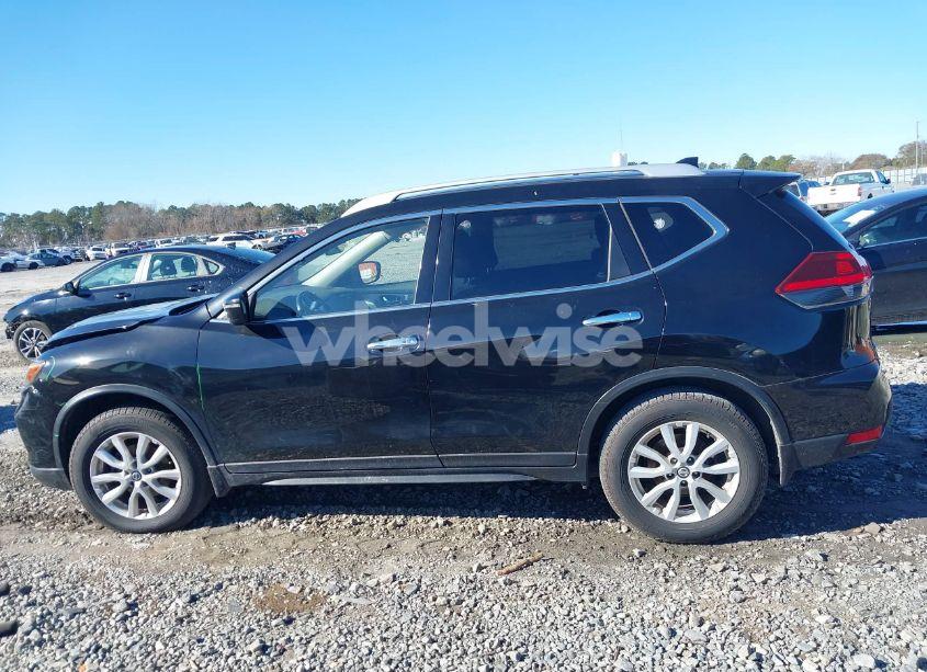 Photo 14 of 2018 Nissan Rogue SV (VIN JN8AT2MT3JW492246)