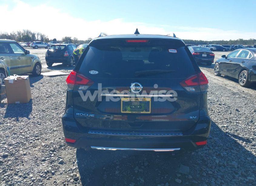 Photo 16 of 2018 Nissan Rogue SV (VIN JN8AT2MT3JW492246)