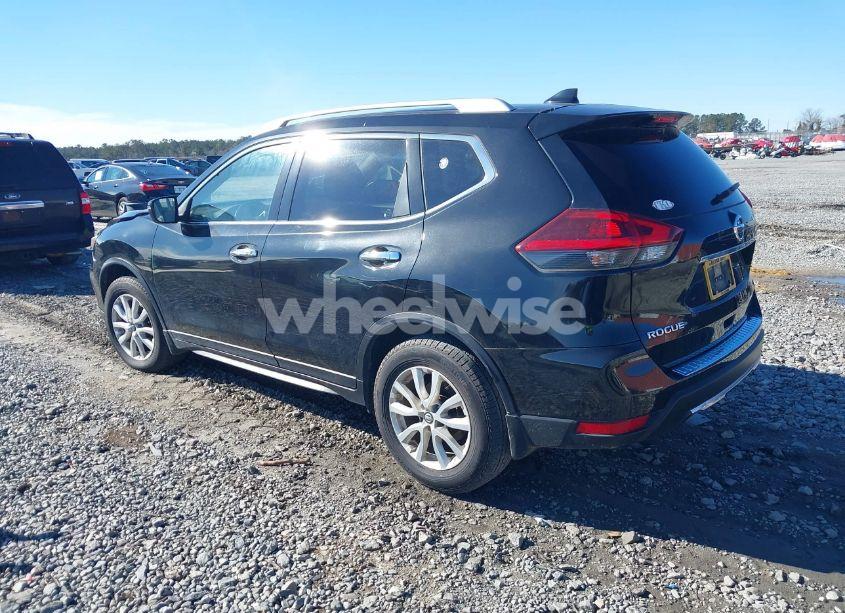 Photo 3 of 2018 Nissan Rogue SV (VIN JN8AT2MT3JW492246)