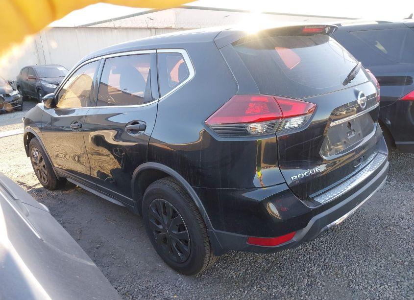 Photo 3 of 2019 Nissan Rogue S (VIN JN8AT2MT3KW251532)