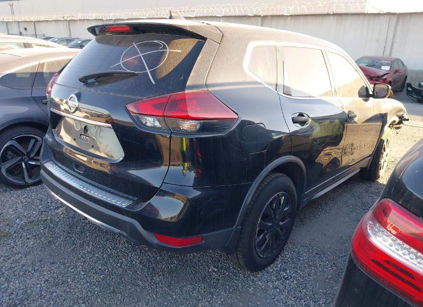 Photo 4 of 2019 Nissan Rogue S (VIN JN8AT2MT3KW251532)
