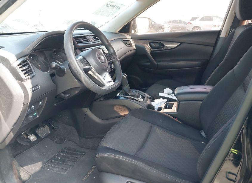 Photo 5 of 2019 Nissan Rogue S (VIN JN8AT2MT3KW251532)