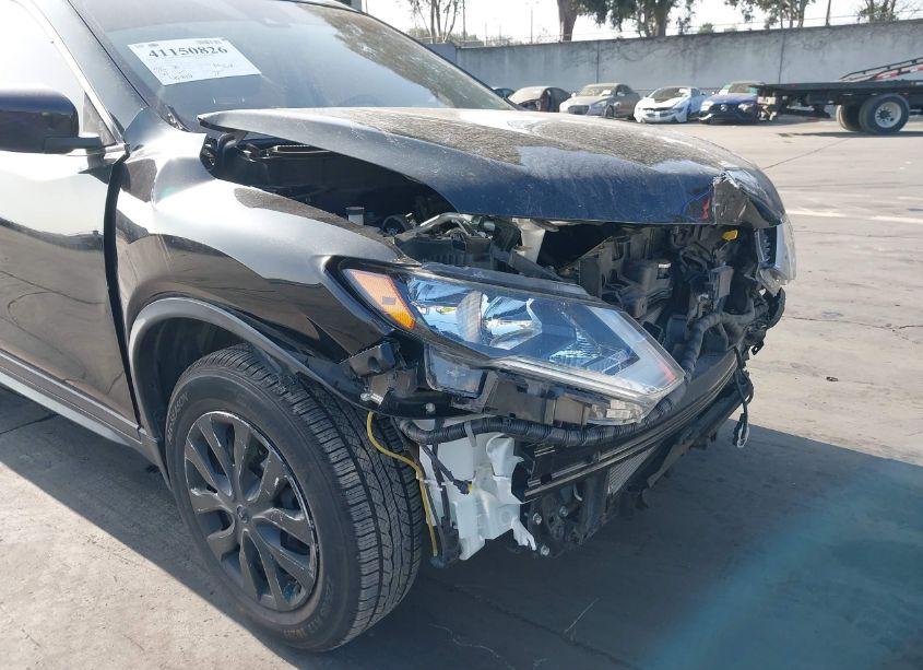 Photo 6 of 2019 Nissan Rogue S (VIN JN8AT2MT3KW251532)