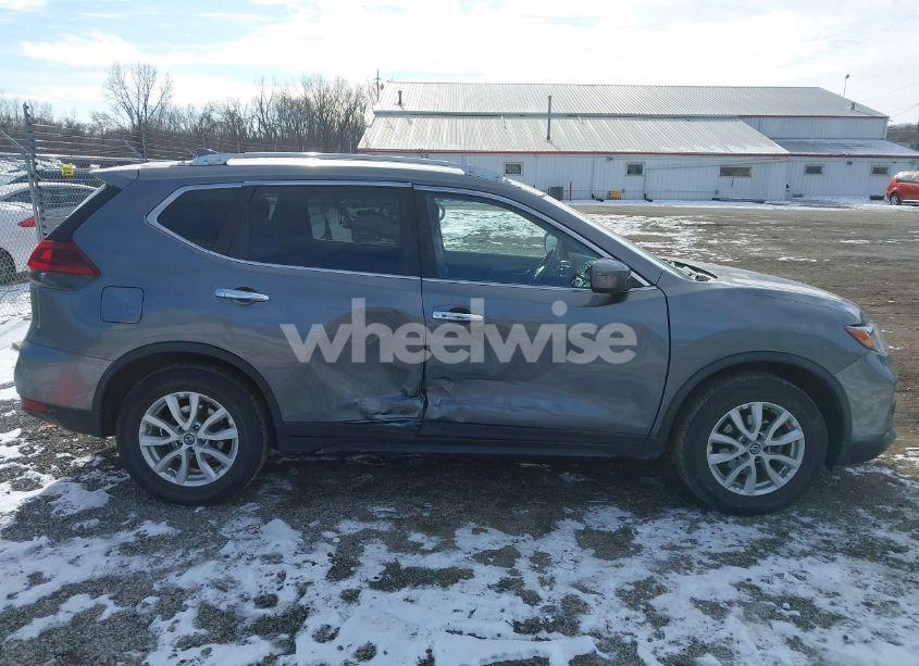 Photo 13 of 2019 Nissan Rogue SV (VIN JN8AT2MT3KW255371)