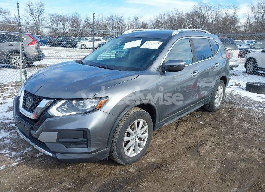 Photo 2 of 2019 Nissan Rogue SV (VIN JN8AT2MT3KW255371)