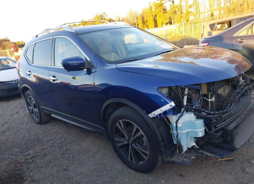 2020 Nissan Rogue SV FWD (VIN JN8AT2MT3LW004657) main photo