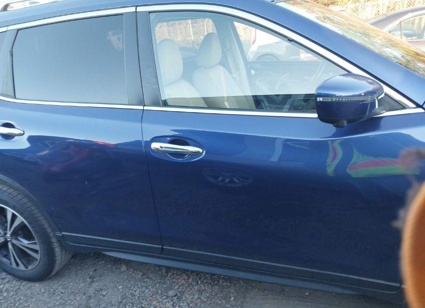 Photo 14 of 2020 Nissan Rogue SV FWD (VIN JN8AT2MT3LW004657)