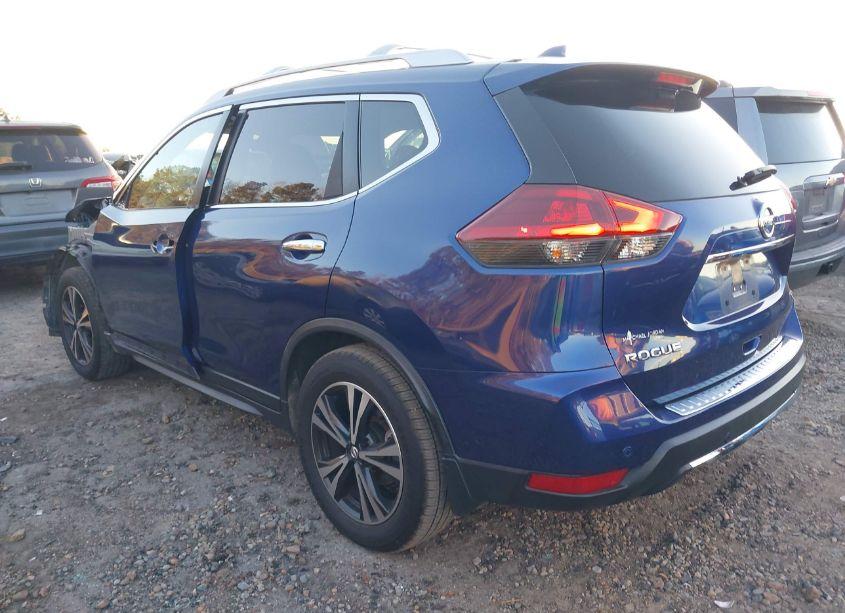 Photo 3 of 2020 Nissan Rogue SV FWD (VIN JN8AT2MT3LW004657)