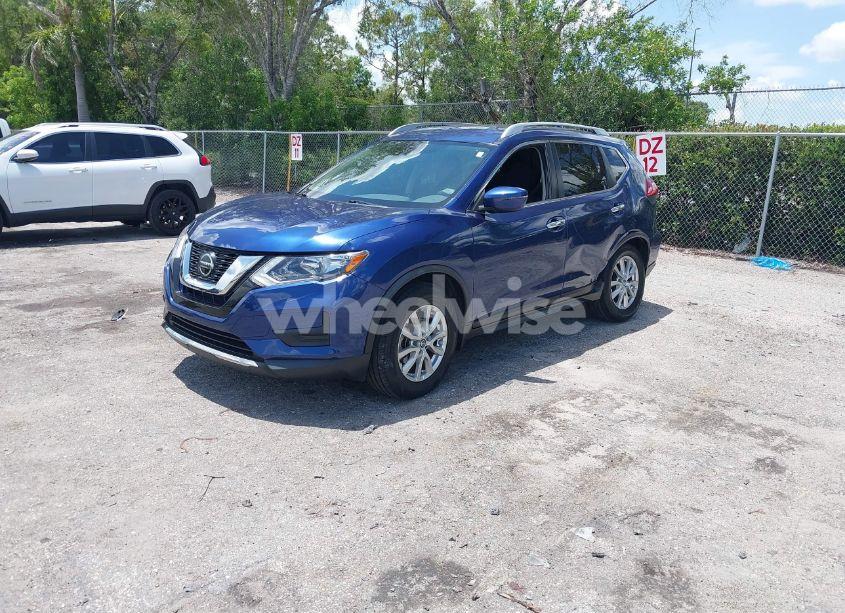 Photo 2 of 2020 Nissan Rogue SV FWD (VIN JN8AT2MT3LW008157)