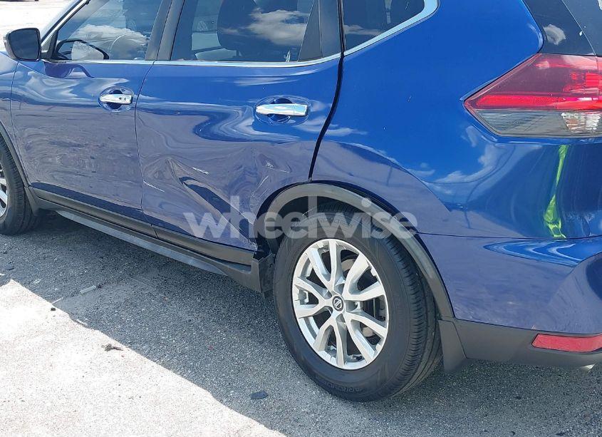 Photo 6 of 2020 Nissan Rogue SV FWD (VIN JN8AT2MT3LW008157)