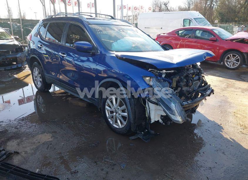 2020 Nissan Rogue SV FWD (VIN JN8AT2MT3LW035388) main photo