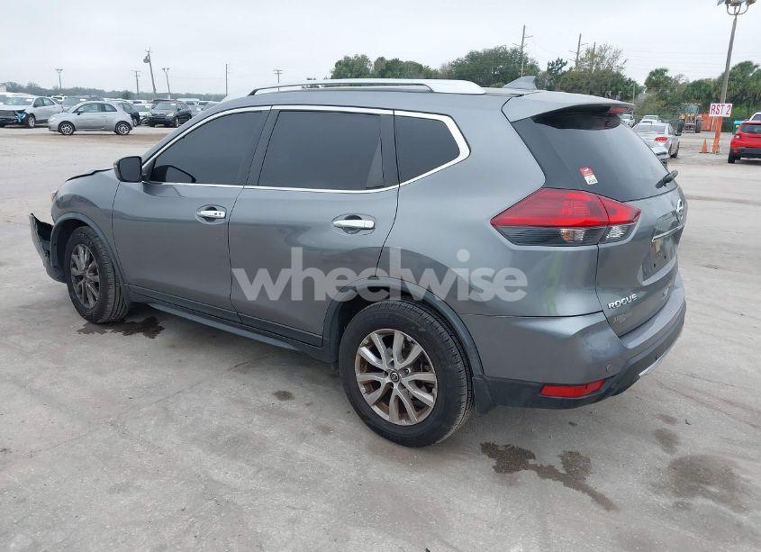 Photo 3 of 2020 Nissan Rogue SV FWD (VIN JN8AT2MT3LW036041)