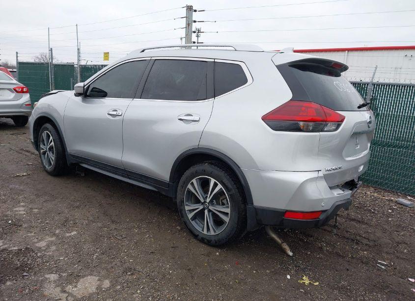 Photo 3 of 2020 Nissan Rogue SV FWD (VIN JN8AT2MT3LW036069)