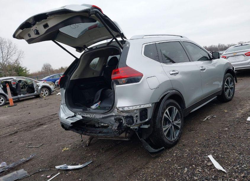 Photo 4 of 2020 Nissan Rogue SV FWD (VIN JN8AT2MT3LW036069)