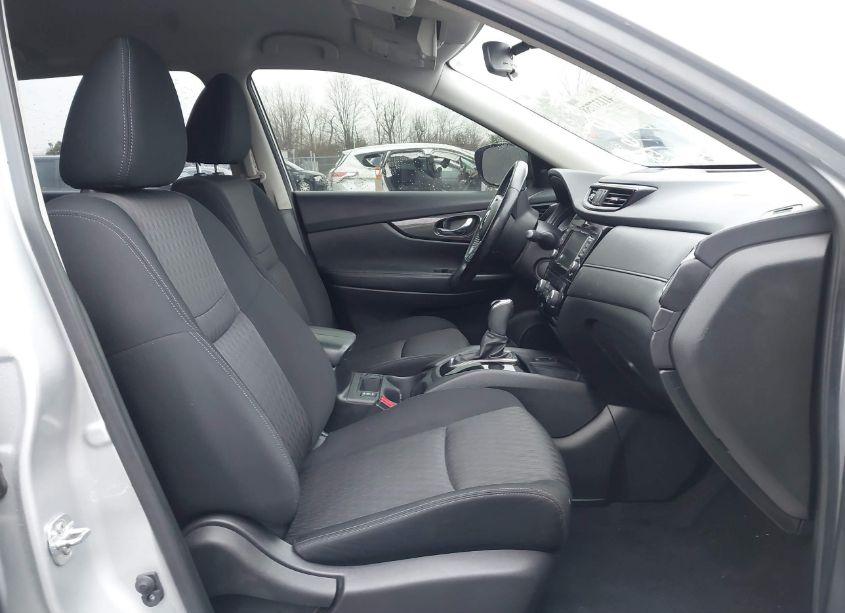 Photo 5 of 2020 Nissan Rogue SV FWD (VIN JN8AT2MT3LW036069)