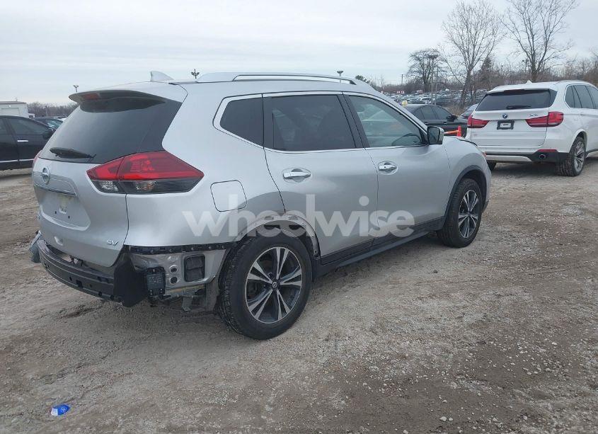 Photo 4 of 2020 Nissan Rogue SV FWD (VIN JN8AT2MT3LW039683)