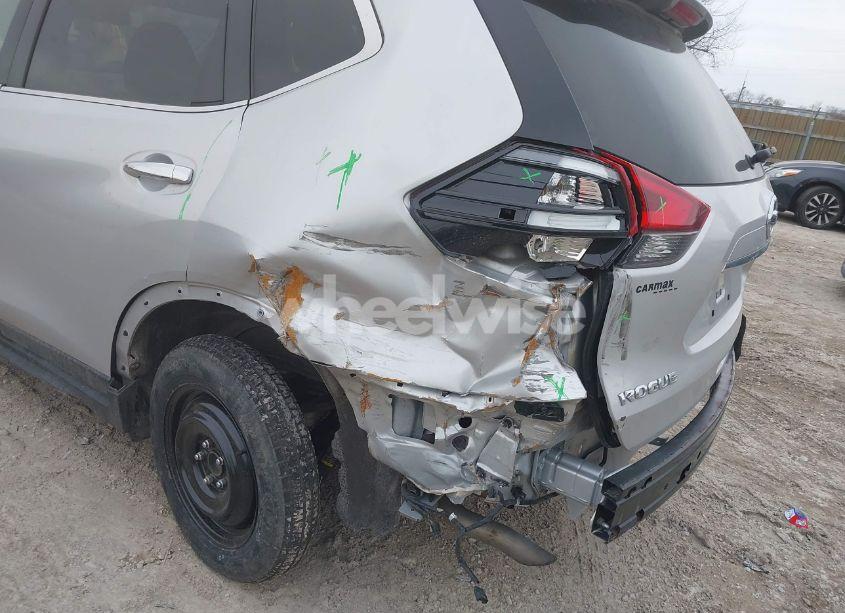 Photo 6 of 2020 Nissan Rogue SV FWD (VIN JN8AT2MT3LW039683)