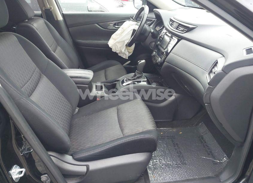 Photo 5 of 2017 Nissan Rogue SV (VIN JN8AT2MT4HW132140)