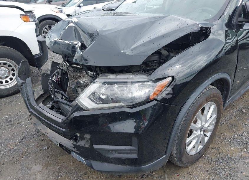 Photo 6 of 2017 Nissan Rogue SV (VIN JN8AT2MT4HW132140)