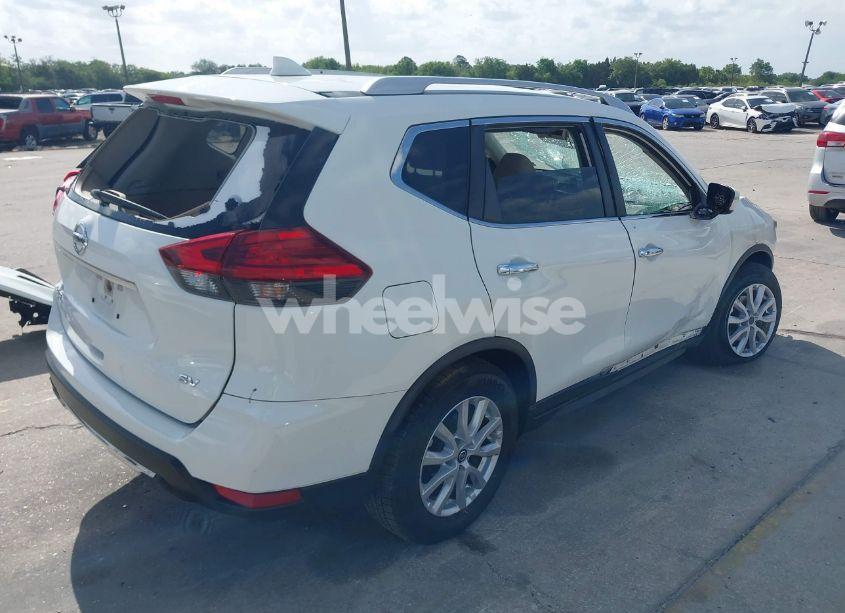 Photo 4 of 2017 Nissan Rogue SV (VIN JN8AT2MT4HW152677)