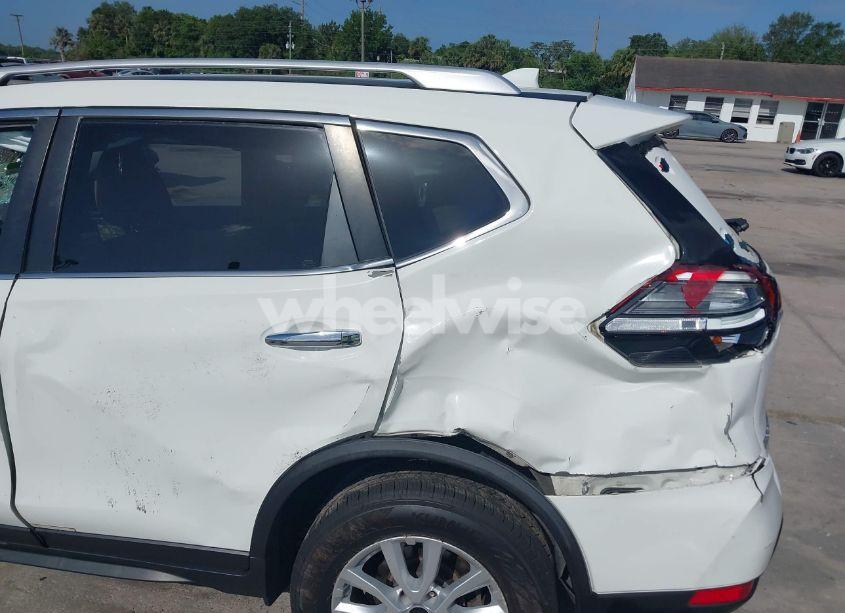 Photo 6 of 2017 Nissan Rogue SV (VIN JN8AT2MT4HW152677)