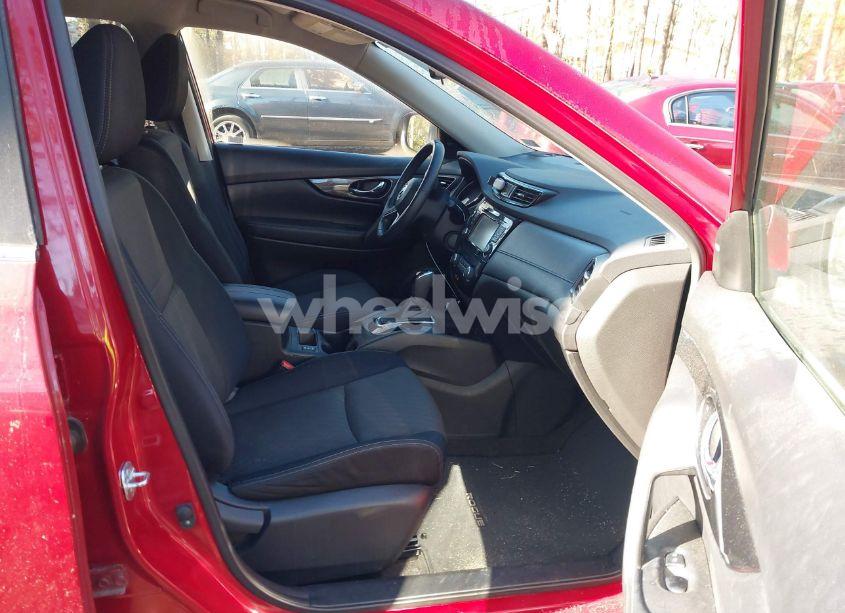 Photo 5 of 2017 Nissan Rogue SV (VIN JN8AT2MT4HW395776)