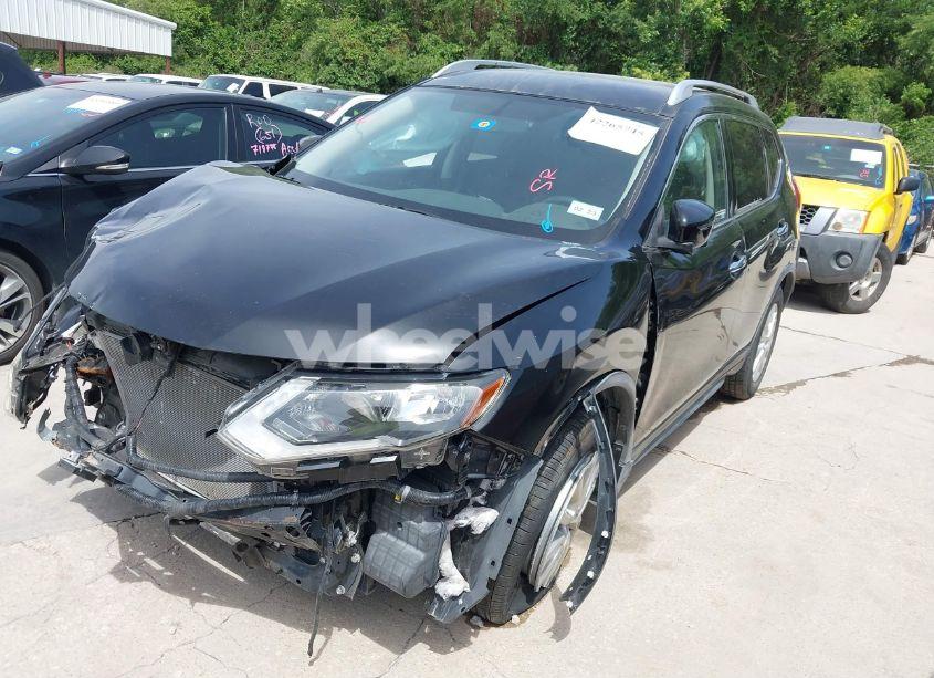 Photo 2 of 2017 Nissan Rogue SV (VIN JN8AT2MT4HW403469)