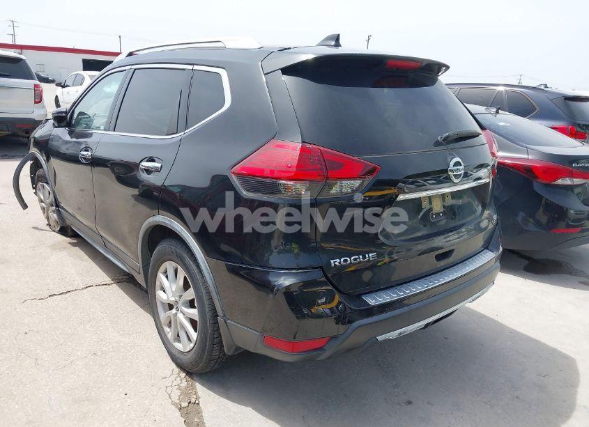 Photo 3 of 2017 Nissan Rogue SV (VIN JN8AT2MT4HW403469)