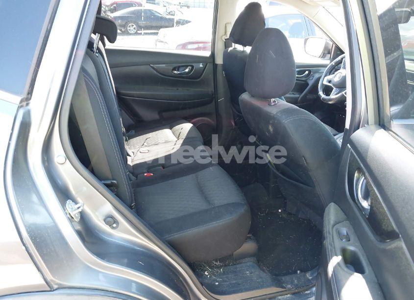 Photo 8 of 2017 Nissan Rogue SV (VIN JN8AT2MT4HW404430)